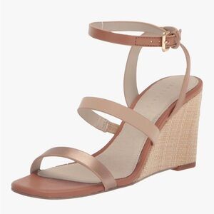 New in Box Sanctuary Tan and Cream Wedge Sandals Wink Size 9.5
